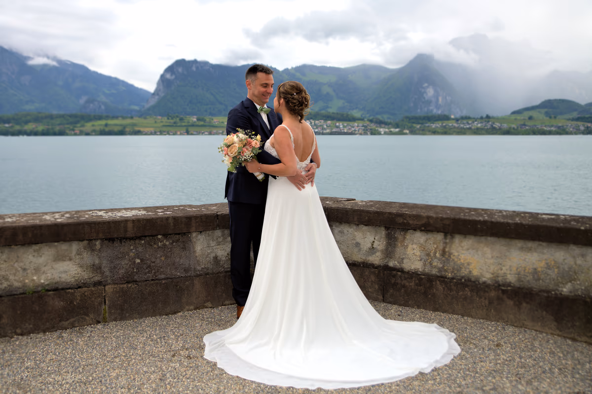 Hochzeitsfotograf Thunersee Schweiz Preise und Angebote für natürliche und zeitlose Hochzeitsfotos
