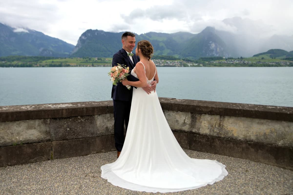 Hochzeitsfotograf Thunersee Schweiz Preise und Angebote für natürliche und zeitlose Hochzeitsfotos