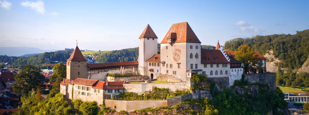 Aussenansicht von Schloss Burgdorf auf dem Schlossfelsen