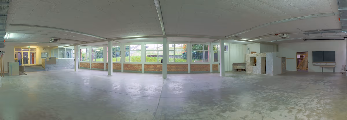 Arbeits- und Ausstellungshallen à ja 400m2 Fläche