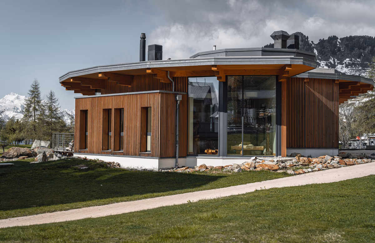 Aussenansicht des Royal Riederalp