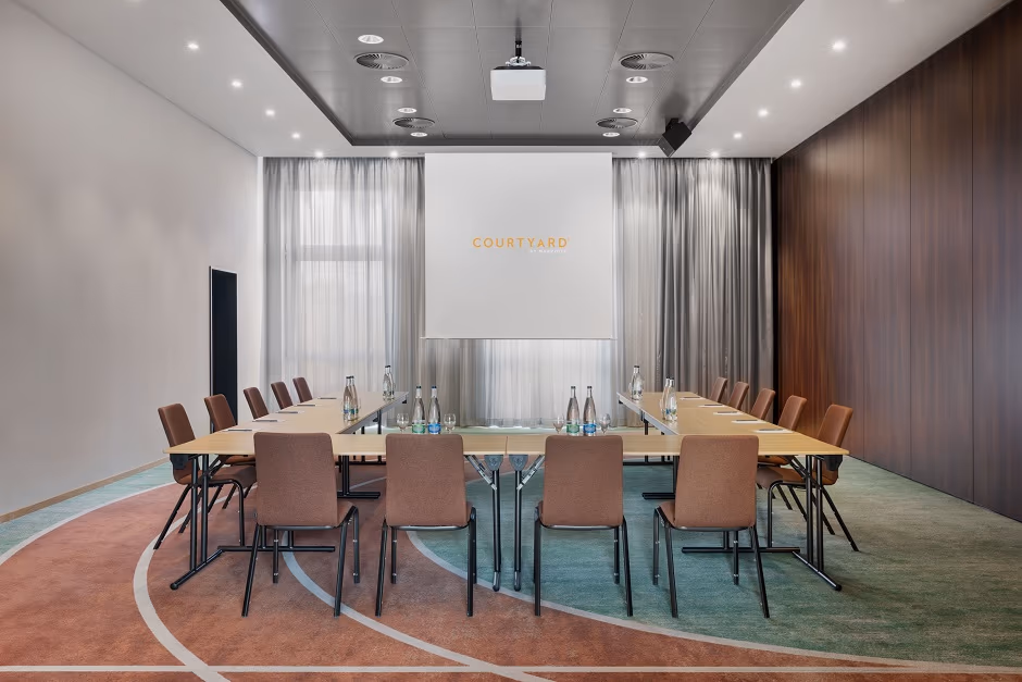 Courtyard by Marriott Basel 4