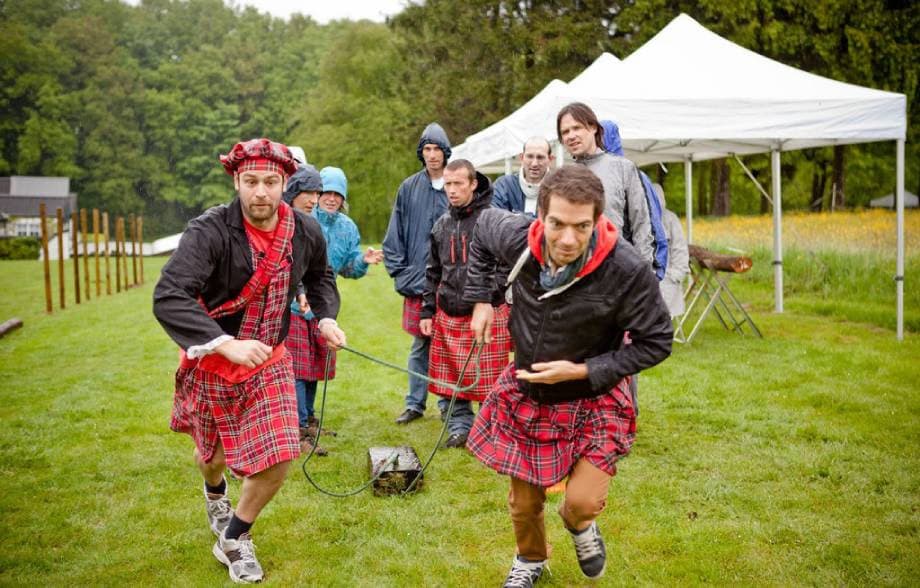 Highland Games von BITOU im Freien: Teamstaffel.