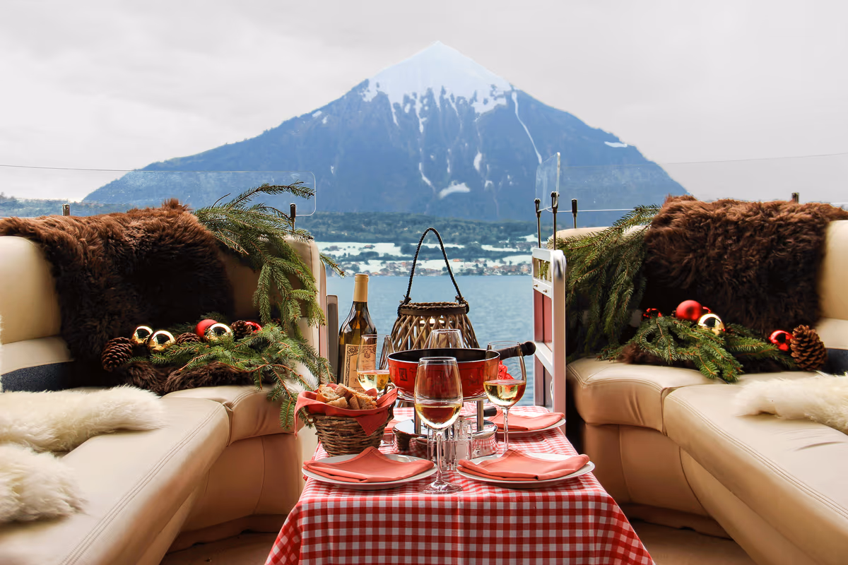 Fondue Boat and Fondue Hut BEATUS
