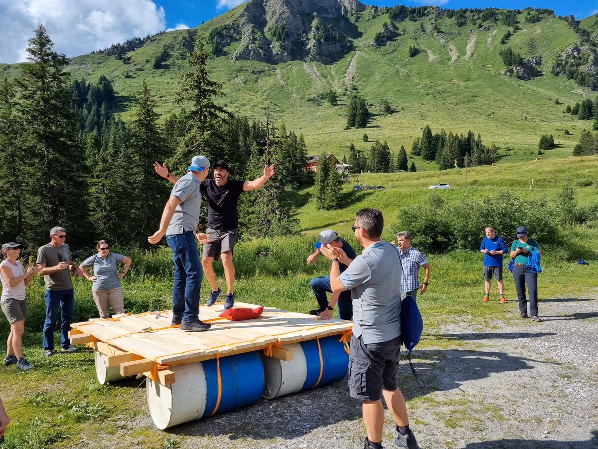 Teambildung und Outdoor Aktivitäten Gstaad