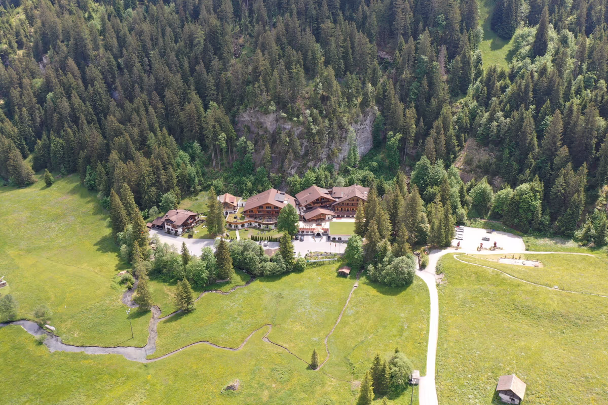 Relais et Château Waldhotel Doldenhorn 3