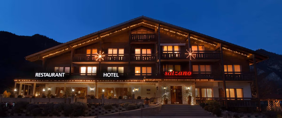 SALZANO Hotel und Restaurant am Abend