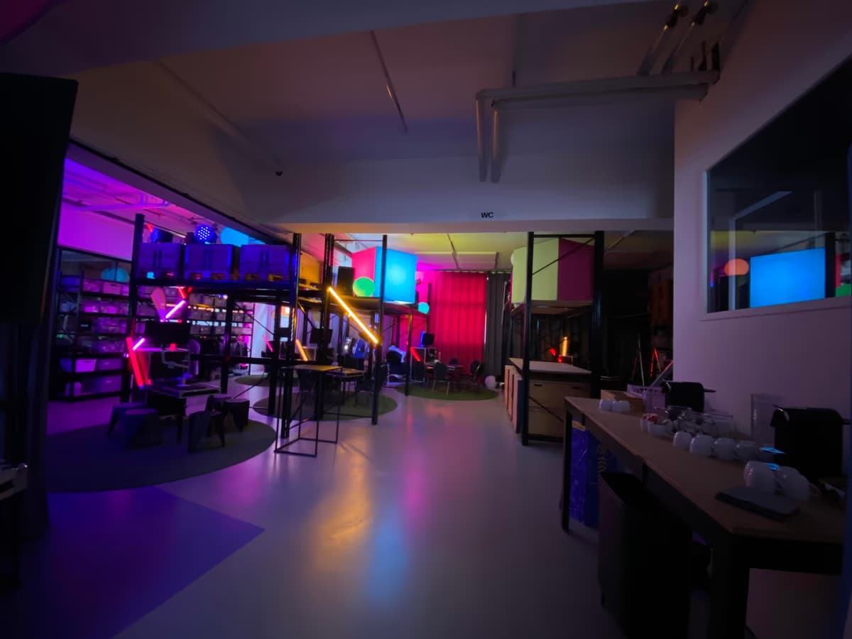 AI Laboratory - Interaktiver Seminarraum