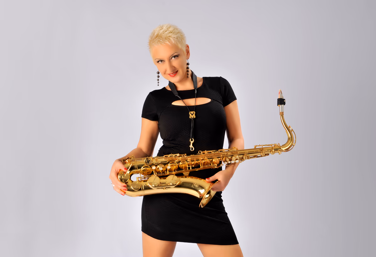 Vladi - Event Singer & Saxophonist