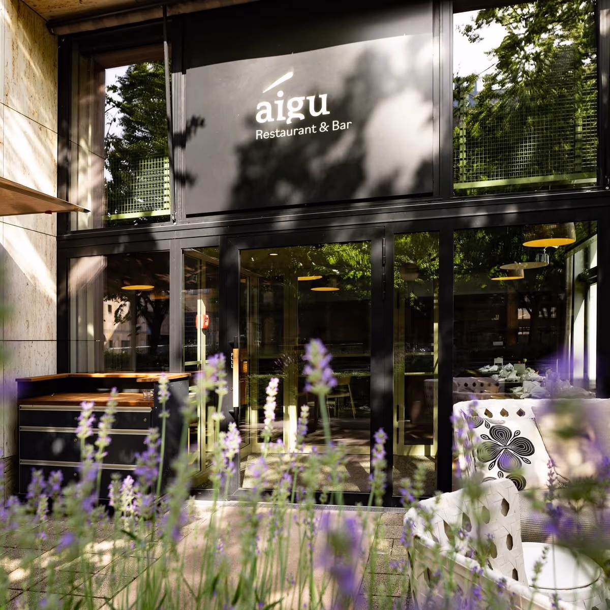 aigu - Bar. Drinks. Snacks. WM. Public Viewing