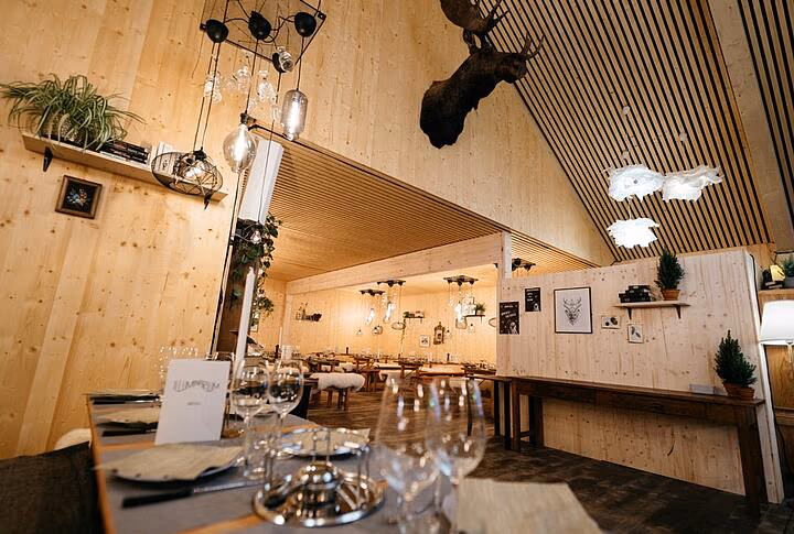 Fondue-Chalet im ILLUMINARIUM Zürich