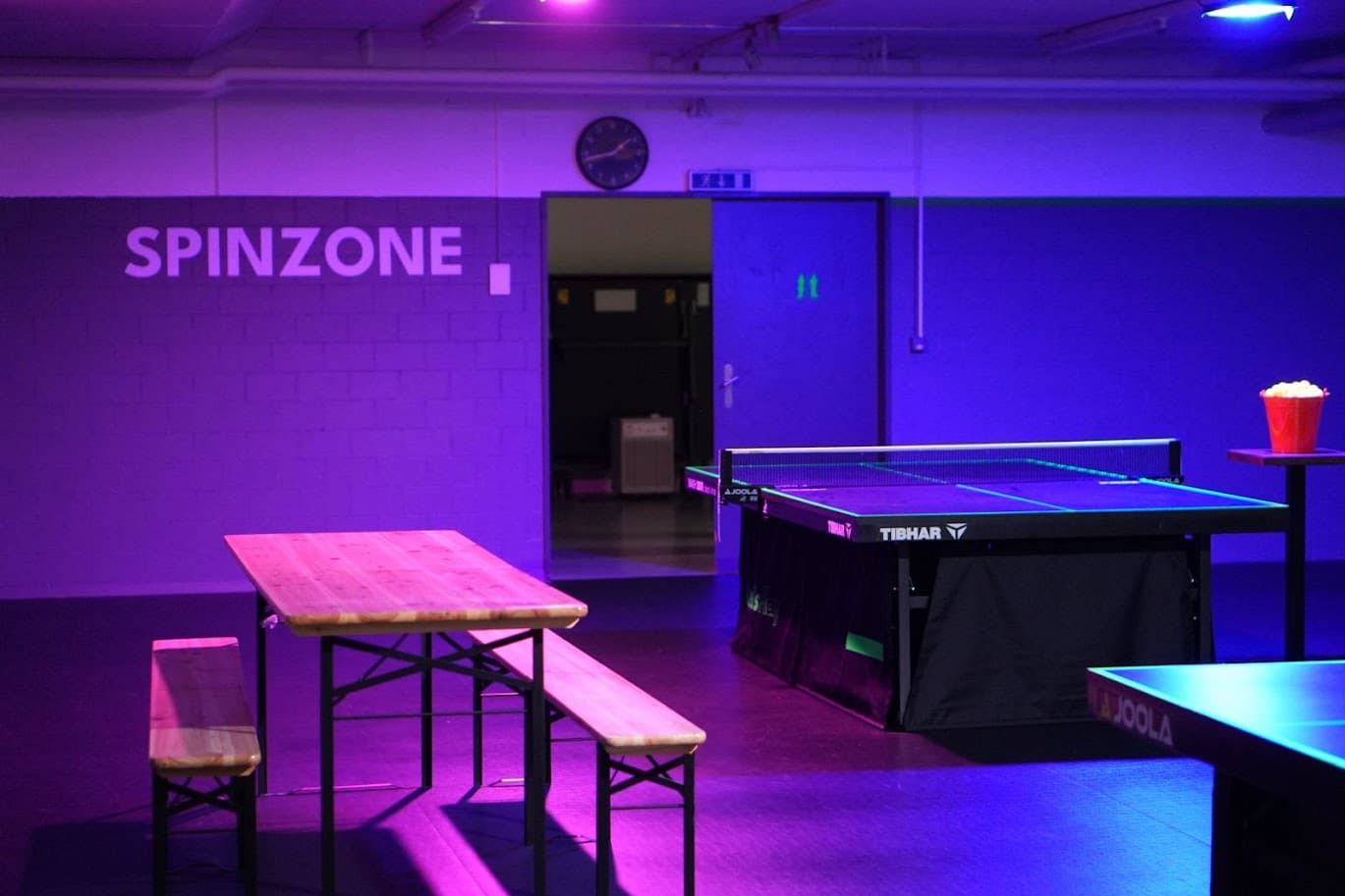 Ping Pong Lounge O. Hinnen 1