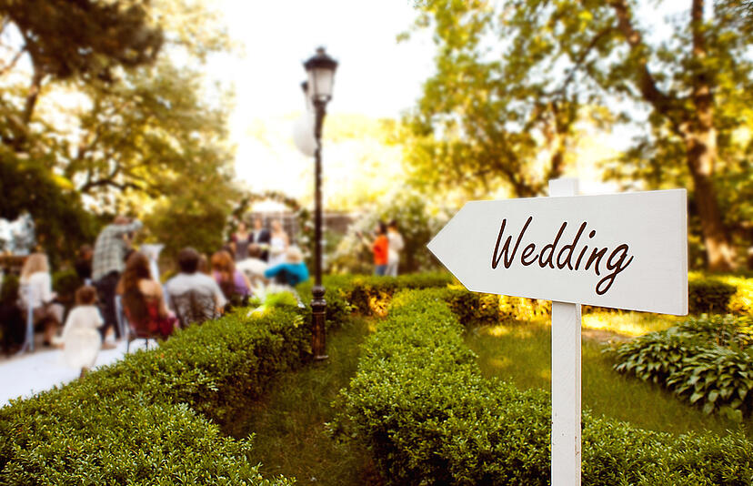 Helpful checklists and tips & tricks for wedding planning
